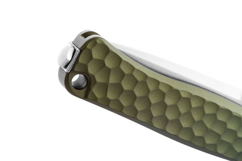 Lion Steel Emmet Green Hammertone Aluminum (2.83" Stonewashed MagnaCut) Folding Knife [EM01A GS] - handle and flipper detail